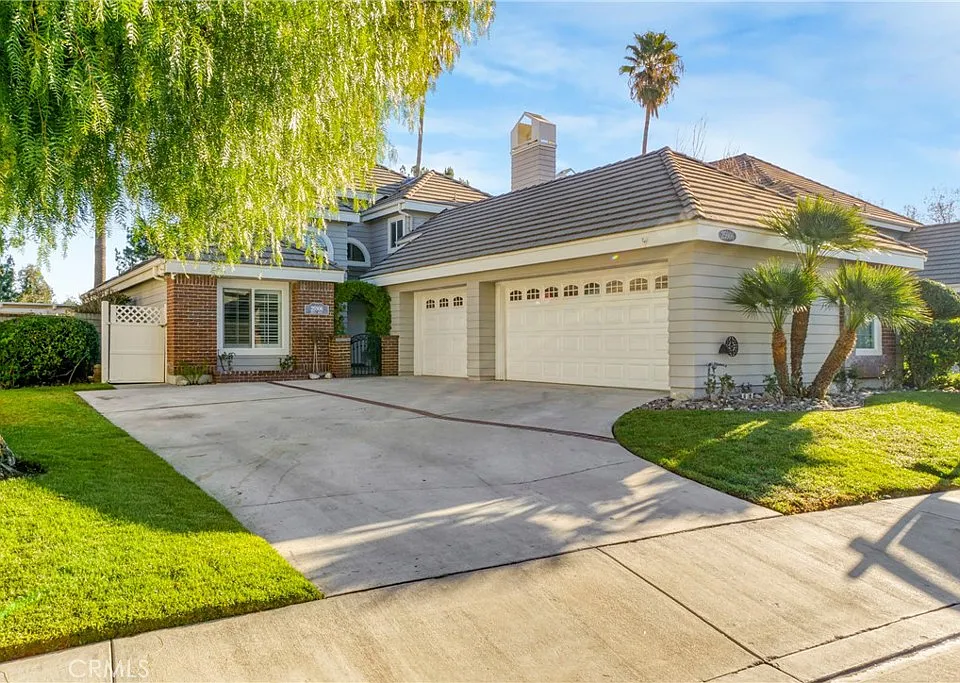 25906 Bellis Dr