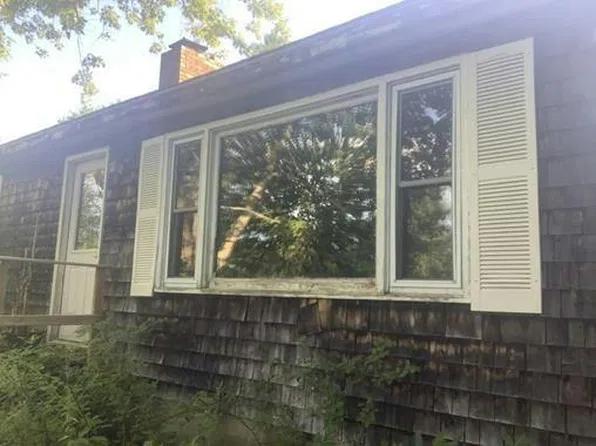 20 Coldbrook Rd, Hampden, ME 04444