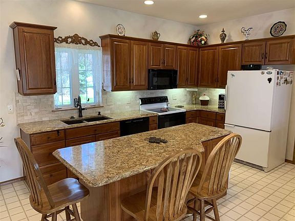 Island in kitchen area