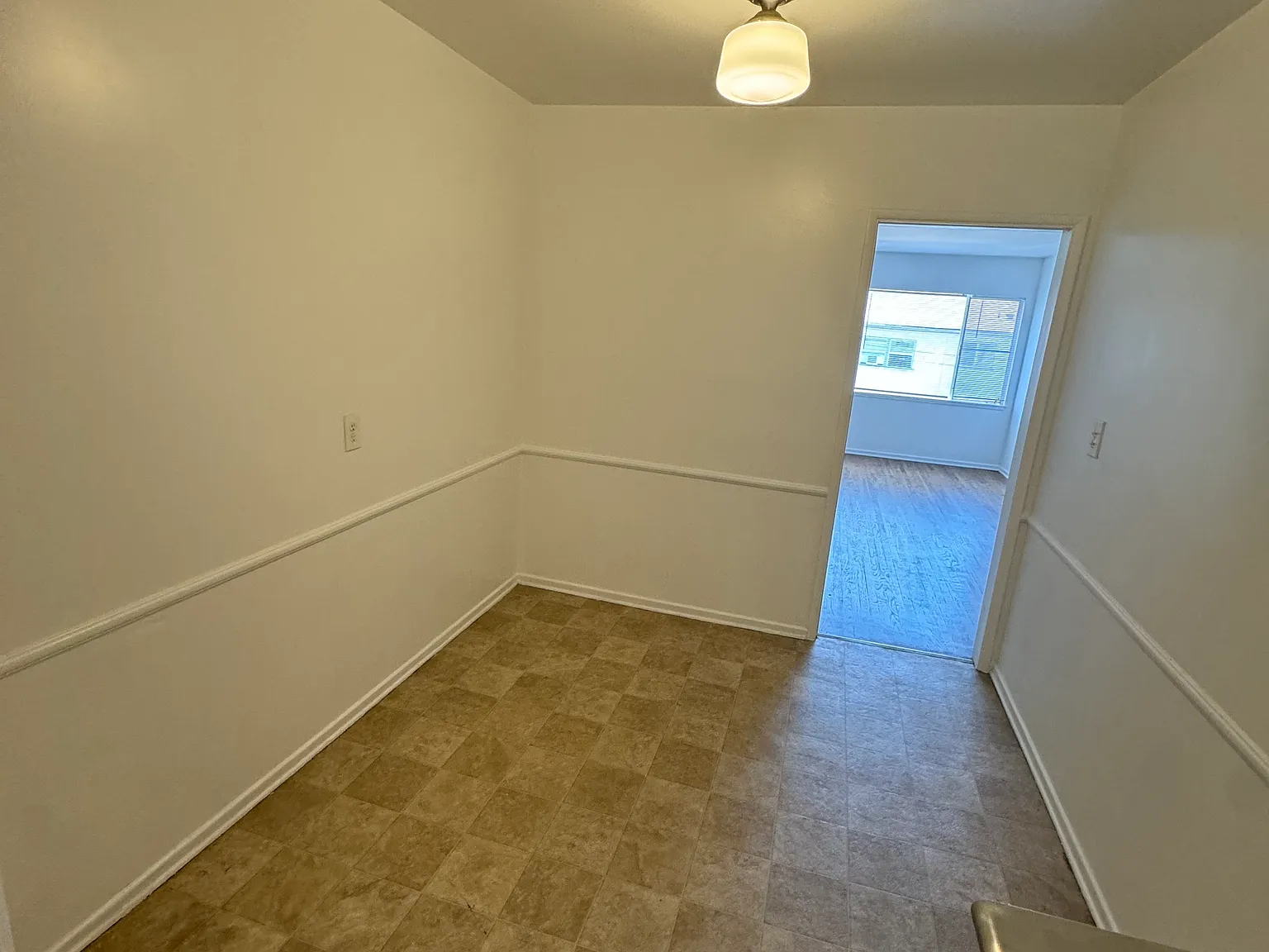 1228 N Berendo St — Photo 3