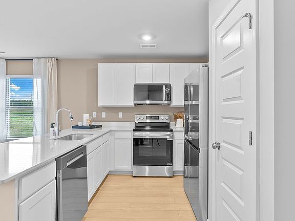 5th image of 16917 Orleans Dr #32
