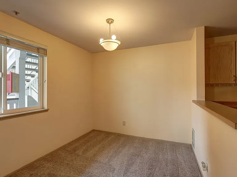 901 Sunset Blvd NE #D213 — Photo 4