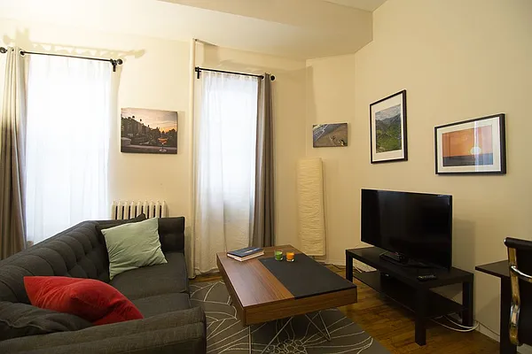 Rented by Magnone Real Estate | media 22