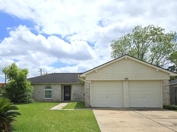 17302 Heritage Bay Dr, Webster, TX 77598