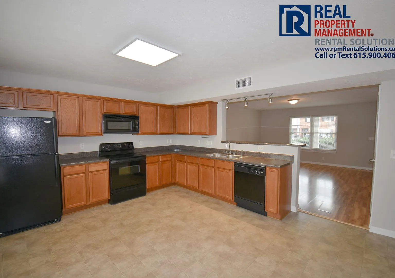 Amazing location 2BD/2.5BA townhome right off I-24, Blackman! — Photo 4