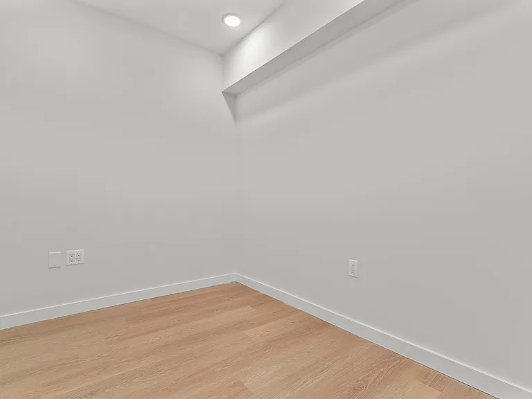 A55 Tunxis Ave #106 — Photo 34