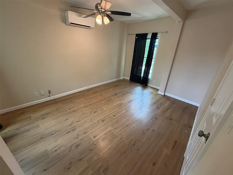 702 E Main St — Photo 6