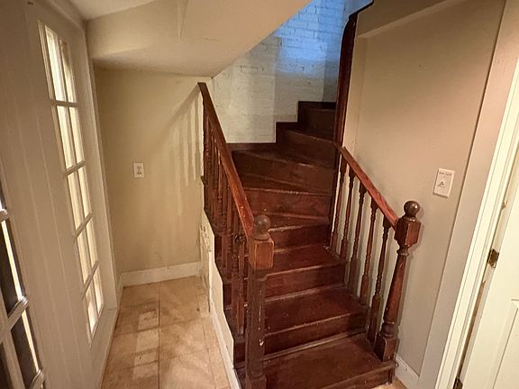 4th image of 36 Warwick St #32B