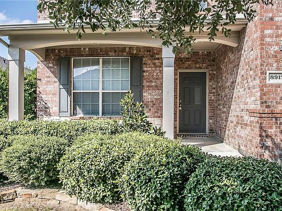 2nd image of 8917 Brook Hill Ln