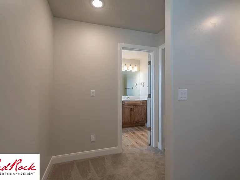 493 N 550 W — Photo 57