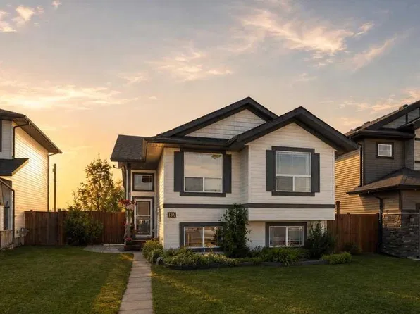 186 Robinson Ave, Penhold, AB T0M 1R0
