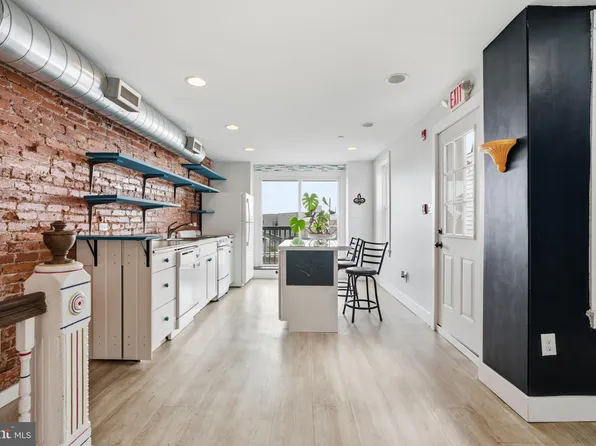 651 N 33rd St #3, Philadelphia, PA 19104