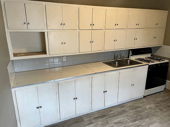 4th image of 501 W Market St #B