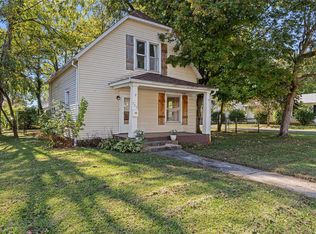 704 E Main St, Greenville, IL