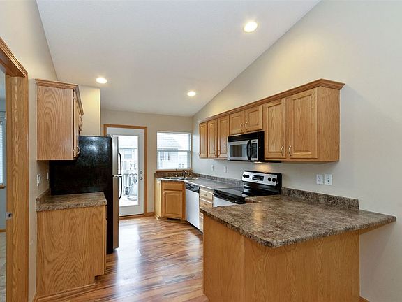 5th image of 1465 Easton Ln