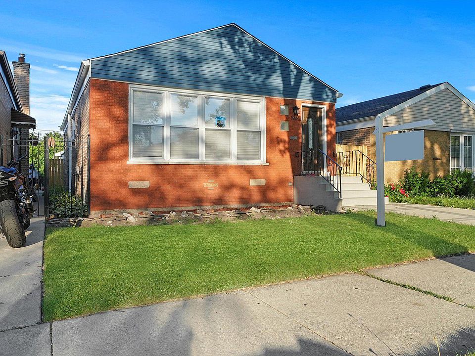 1st image of 4553 S La Crosse Ave