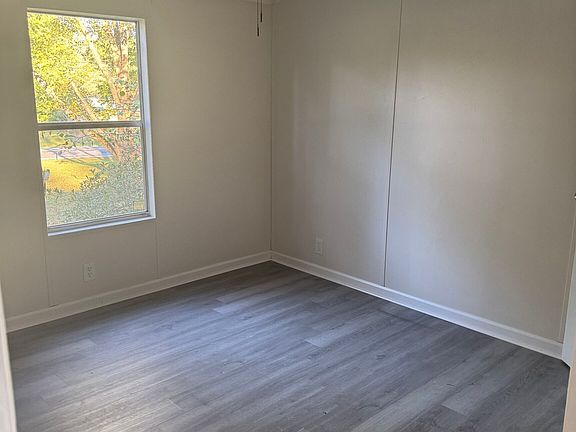 5th image of 955 Pinehill Rd