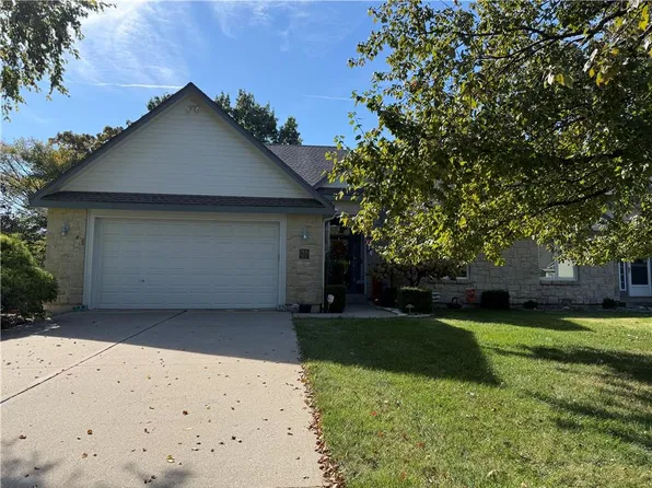 2415 NW Ashurst Dr, Lees Summit, MO 64081