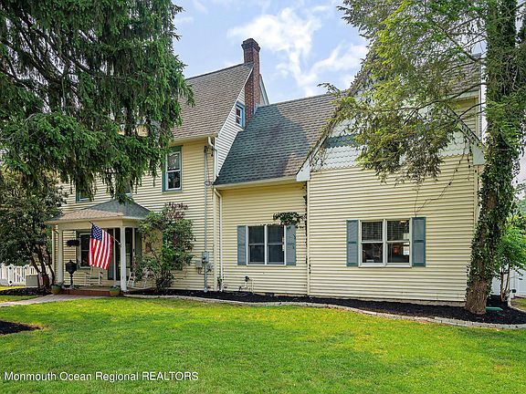 3rd image of 47 Seward Avenue