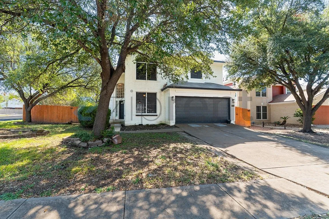 4 bed, 2.5 bath, 2168 sqft, $3,299 — Photo 1