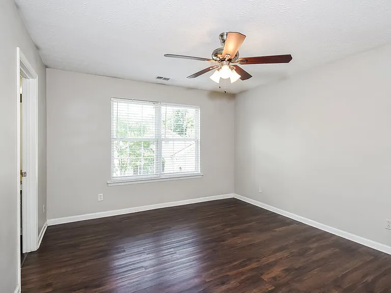 1204 W Oaks Way — Photo 9