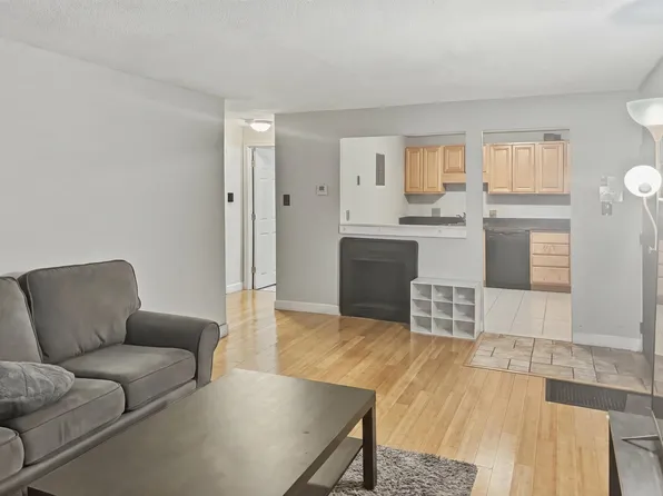 17 Silvestri Circle #1, Derry, NH 03038