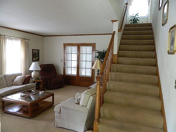 3rd image of 729 Parkview Ave