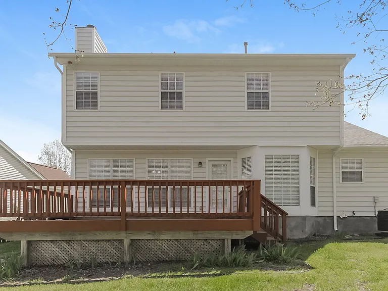 544 Carlisle Dr — Photo 17