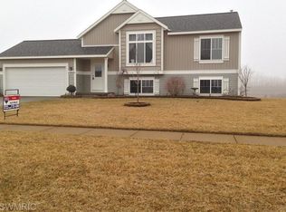 12023 Russell Ridge Dr NE, Cedar Springs, MI 49319