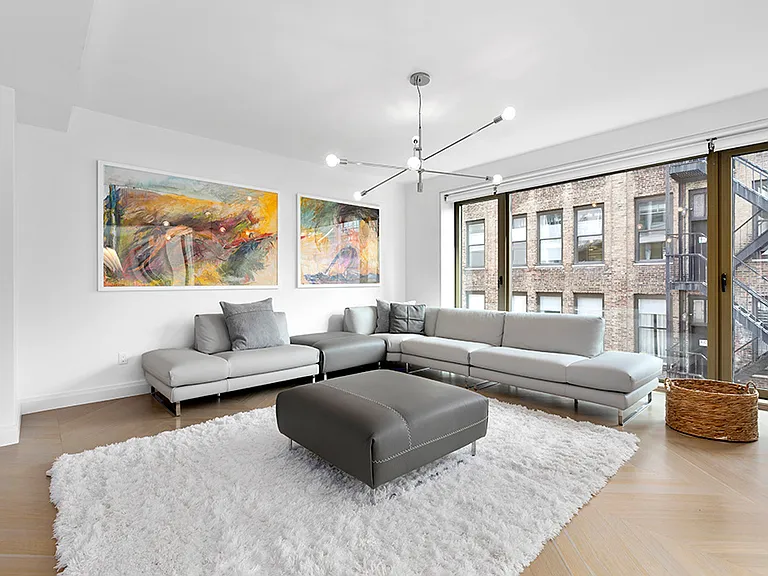 117 W 21st St #PHA — Photo 4