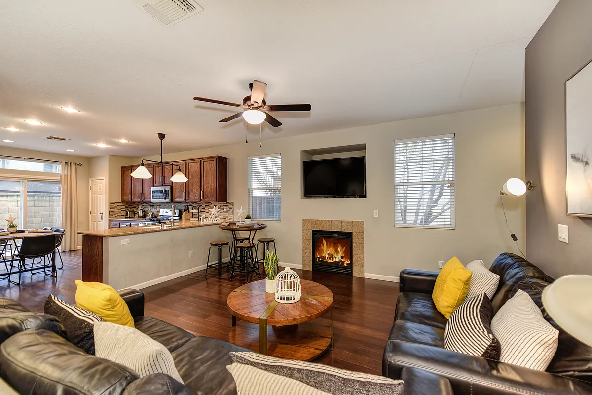 Building Photo - 205 Dragonfly Cir #2