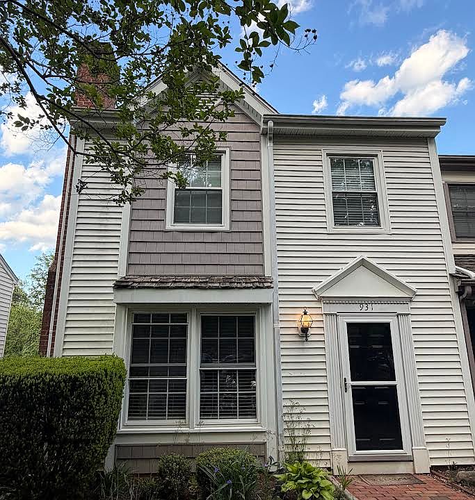 1st image of 931 Huntwood Ln
