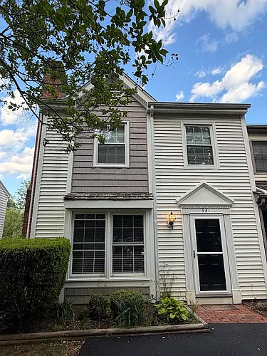 931 Huntwood Ln Photo 1