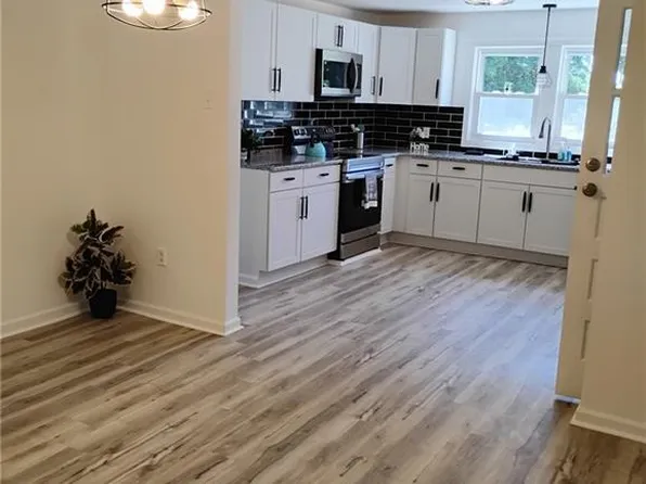 1515 Skeet Club Rd, High Point, NC 27265