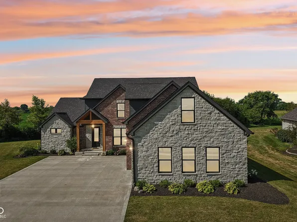 134 Lakeside Dr, Pittsboro, IN 46167