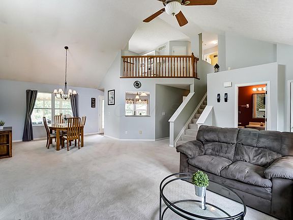 4th image of 8324 Oak Creek Dr