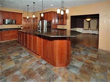 3rd image of 552 Ashton Ct