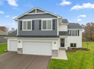 1549 Creekwood Dr, New Richmond, WI 54017