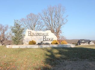 9 E Riverdale Dr, Nixa, MO 65714
