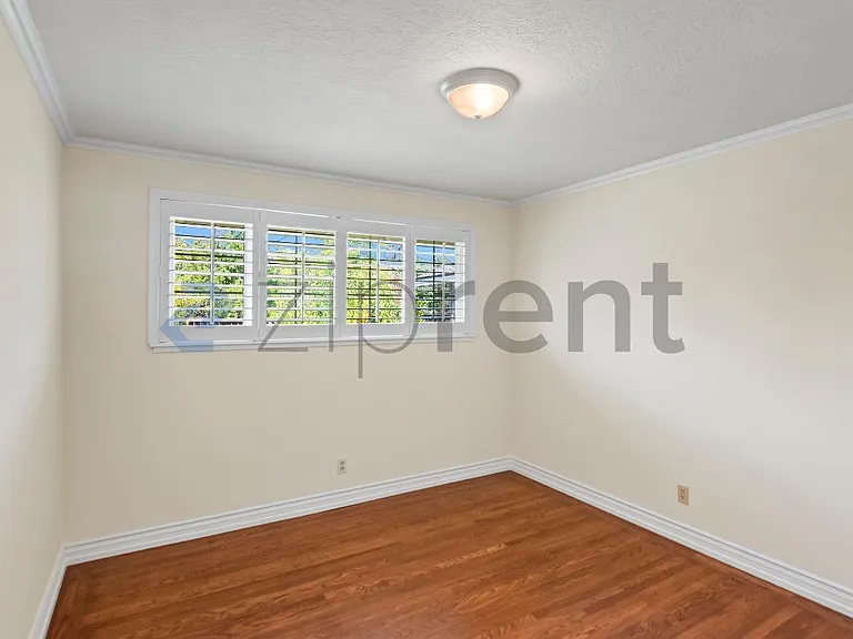 1075 Kildare Ave — Photo 27