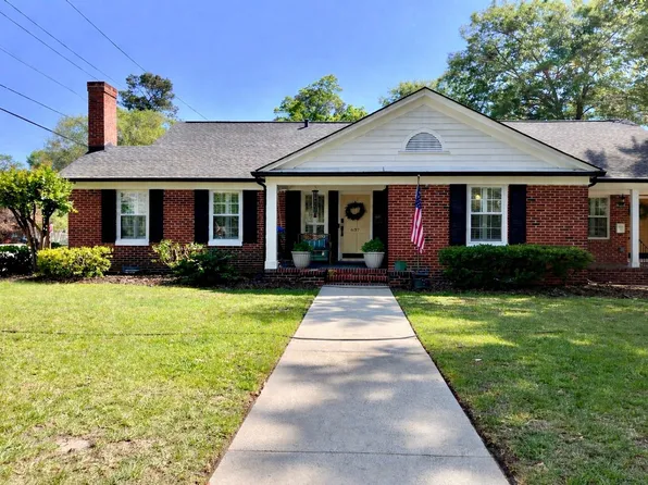 637 Columbus Dr, Savannah, GA 31405