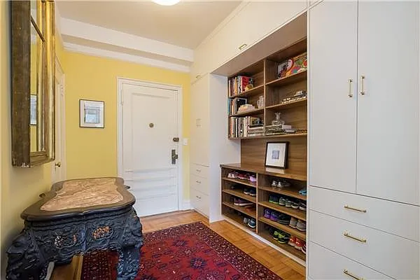 Sold by Avenue Sotheby's International Realty | media 2