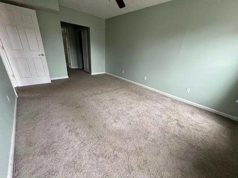 709 Smugglers Notch Dr — Photo 17