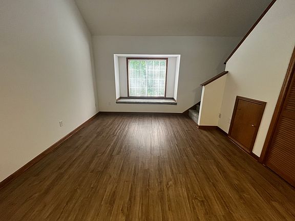 5th image of 2 S Division Ave APT 17