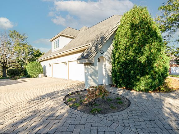 3rd image of 14712 W Stonehaven Ln