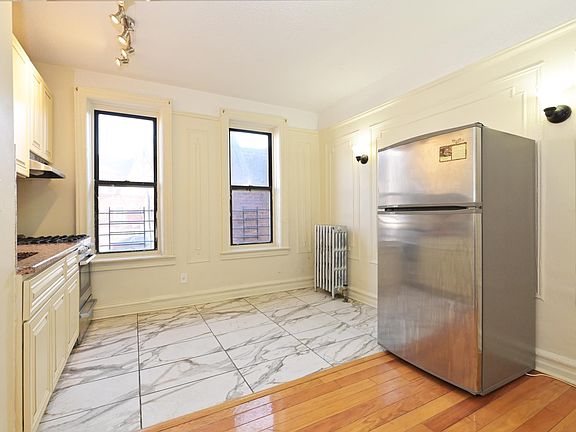 5th image of 8840 144th St APT A3