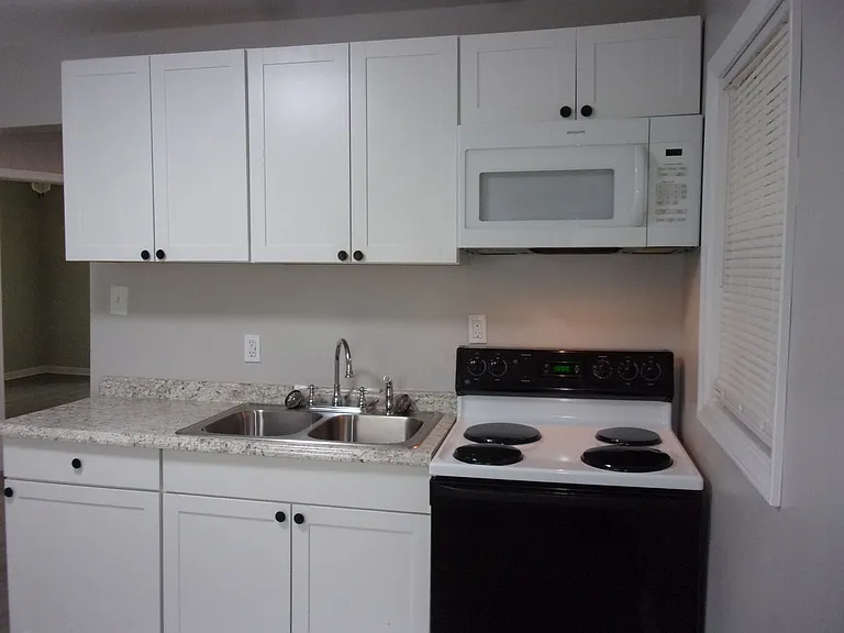247 Barber St — Photo 5