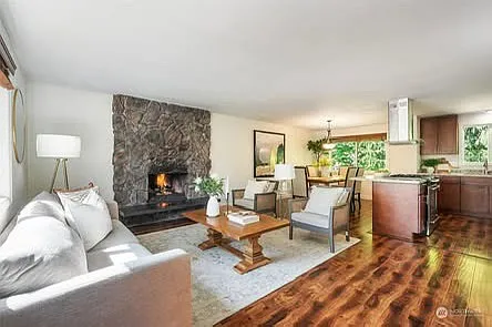 4 bed, 2240 sqft, $950 — Photo 2