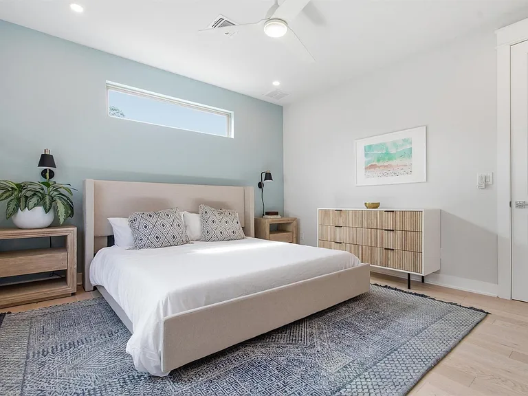 2710 Zaragosa St #A — Photo 13
