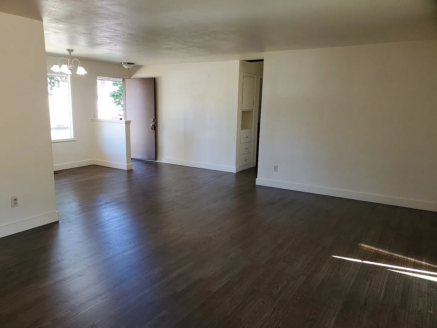 Spacious Home off River Road — Photo 2